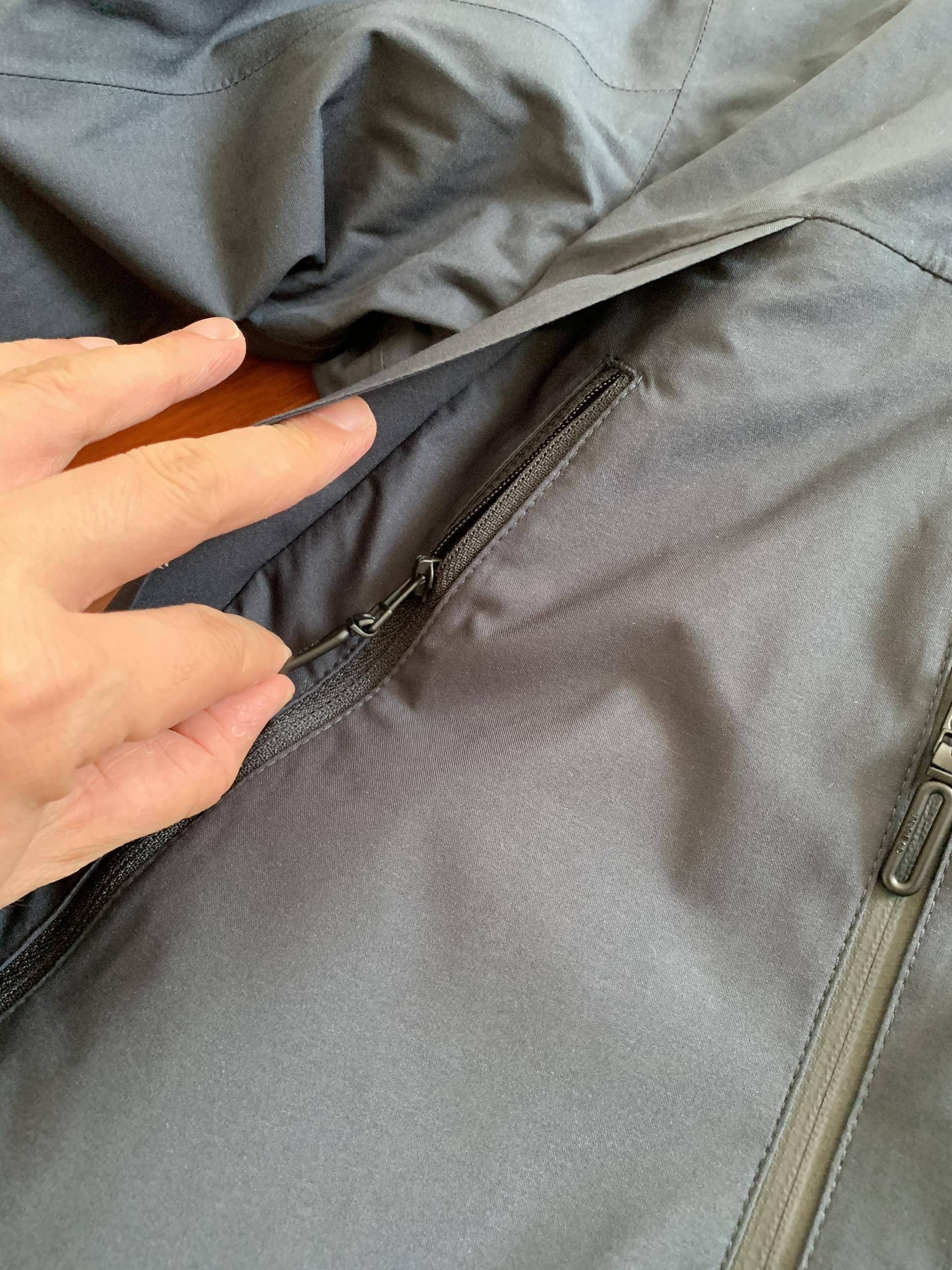 机能风冲锋衣探路者,探路者都市灰冲锋衣