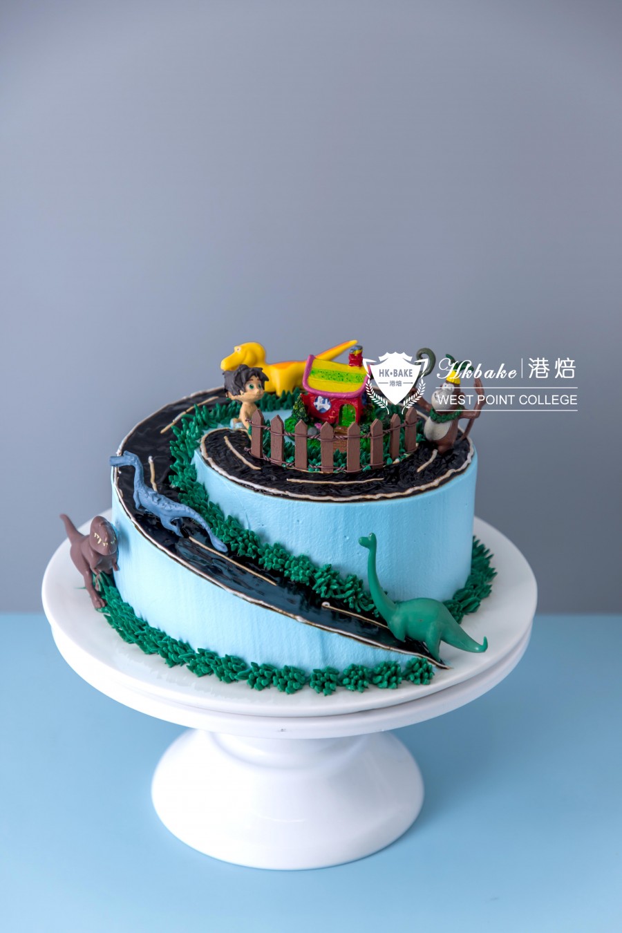 烟台去哪里学糕点烘焙,烟台欧米奇西点烘焙学校有学历吗