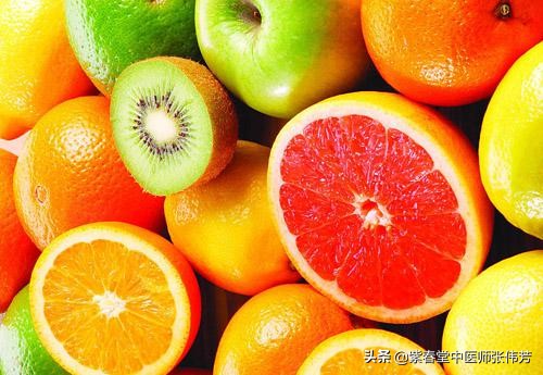 老年人手臂上长紫色斑块,老年色素性紫癜全身发痒怎样治疗