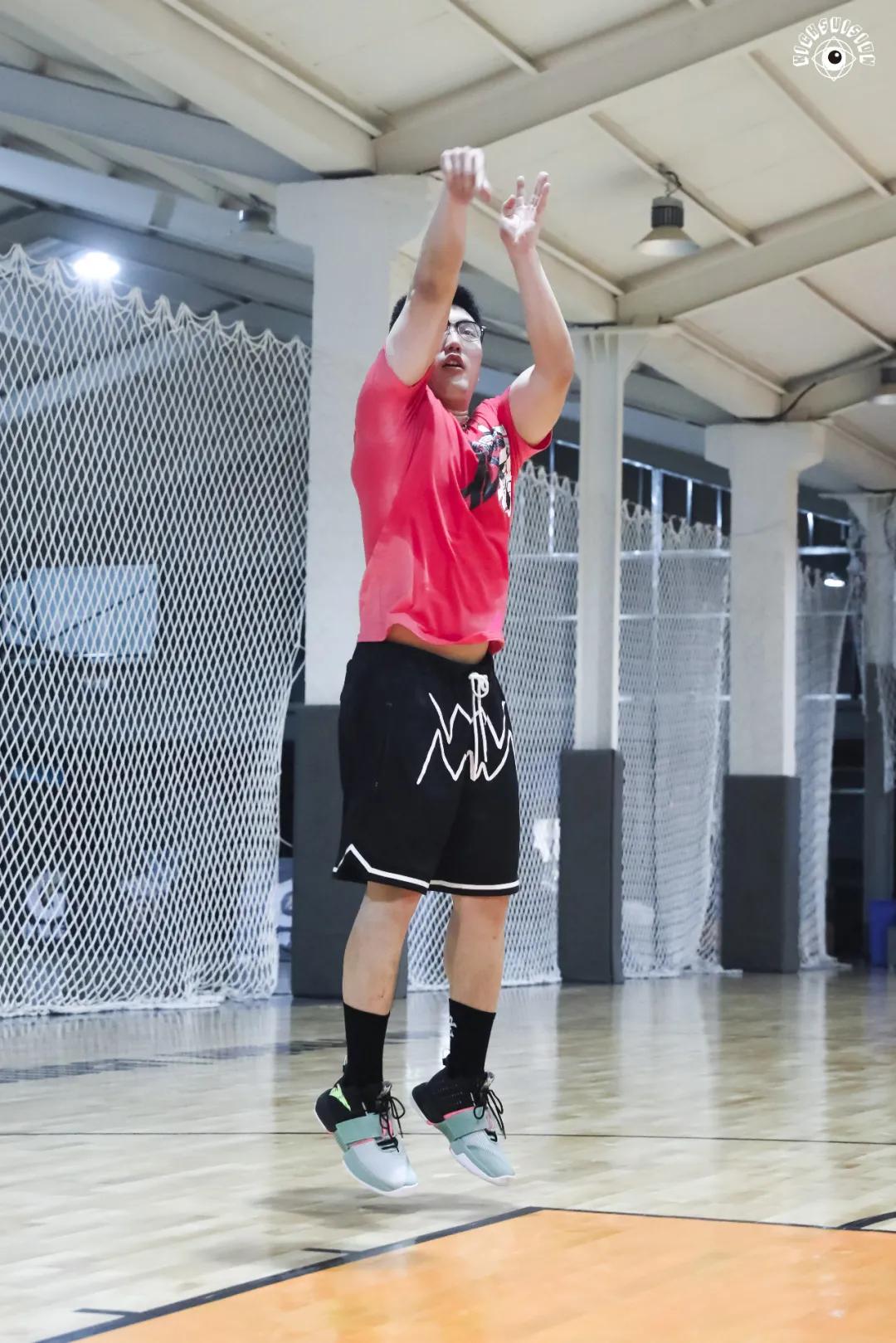 无论是打球还是穿鞋,你都「要疯」一点|KVSN众测