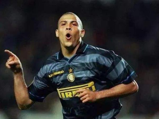 20岁拿世界冠军,20岁的世界足球先生