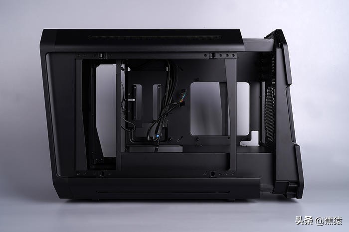 安钛克CUBEDRAK装机展示,11700+ROGB560-G+3080TI