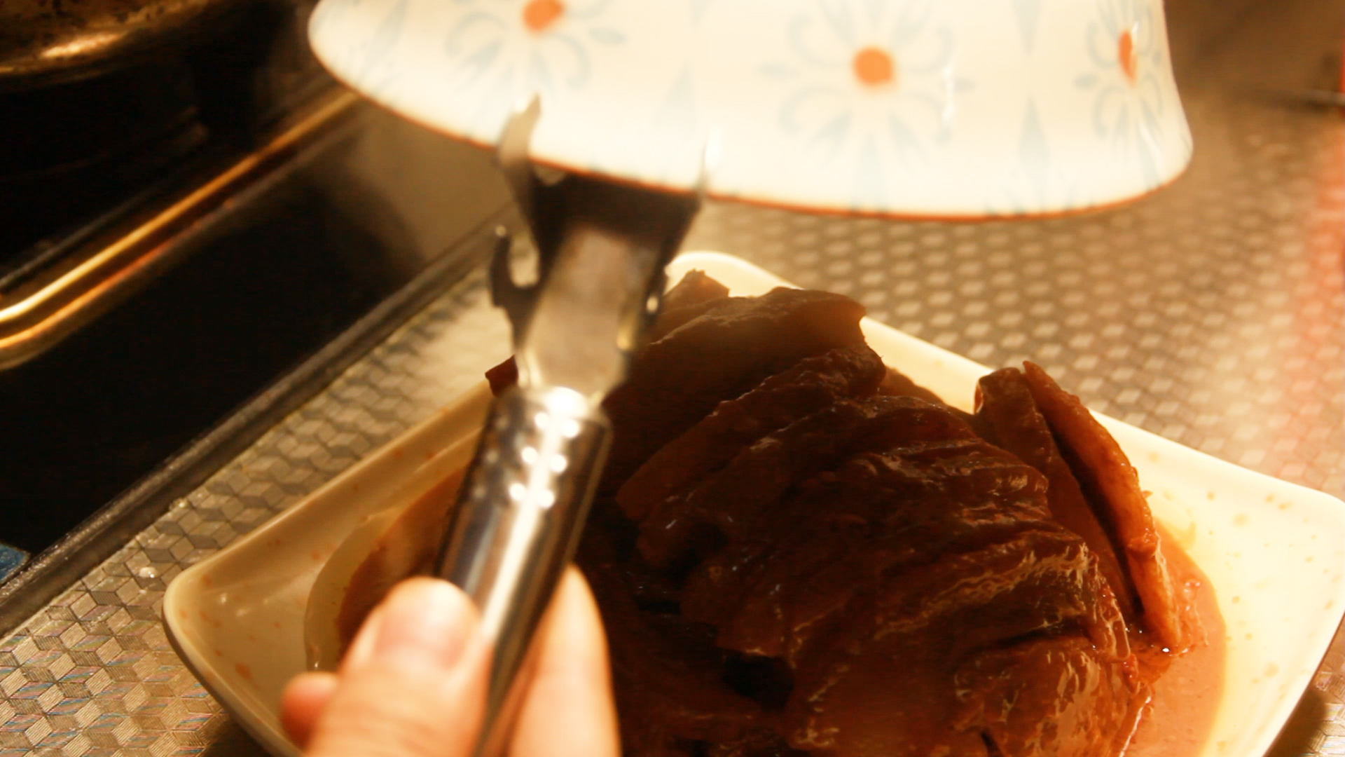 做腐乳为什么不能有油,做腐乳时不放红曲