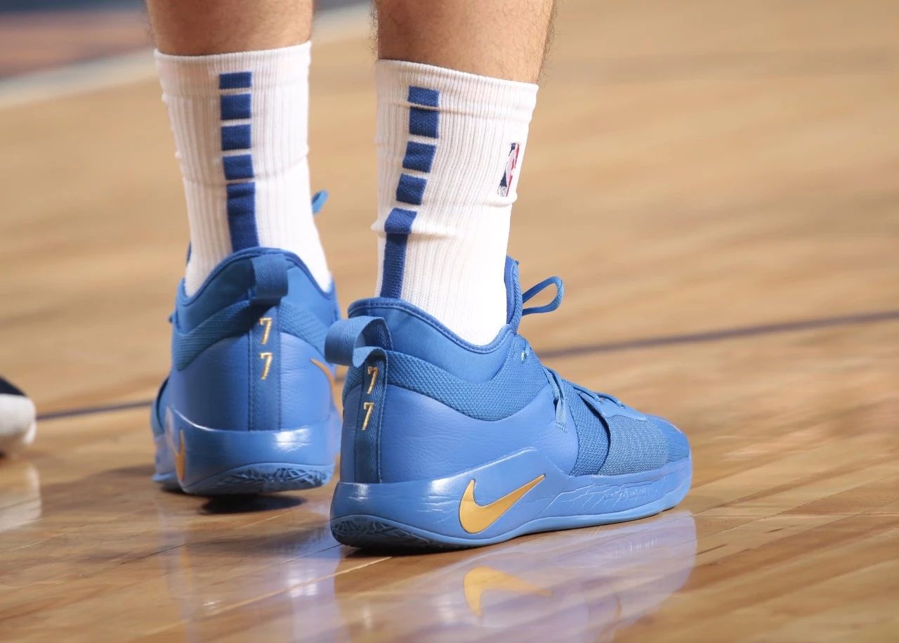 WEN赛场|鞋王上脚两大经典AJ,“Gators”和兔八哥你更爱哪个?