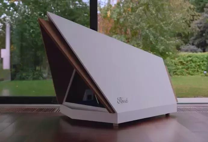 为了狗狗不被春节的鞭炮吓到,造汽车的福特公司造了一个狗窝