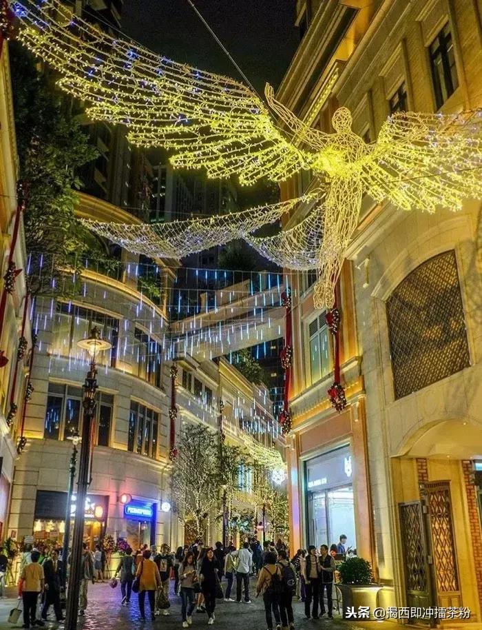 过分美丽!圣诞灯饰点亮香港:泰迪熊、比卡超、布丁狗陪你过圣诞