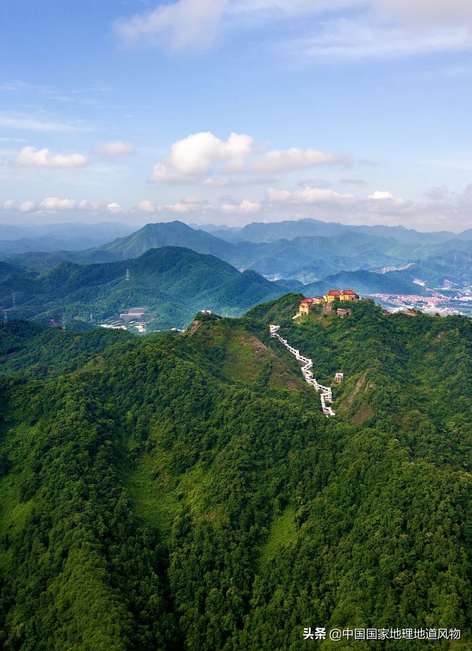 浙江绍兴跟杭州差多远,浙江绍兴和杭州哪个好玩