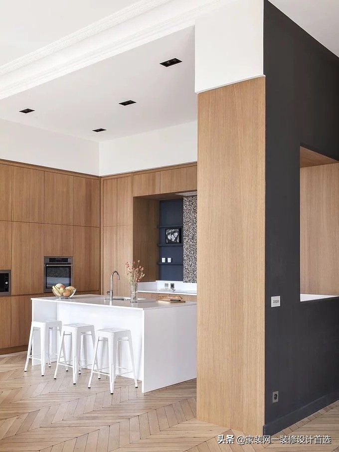 木饰面和岩板哪个上档次,木饰面凸起效果