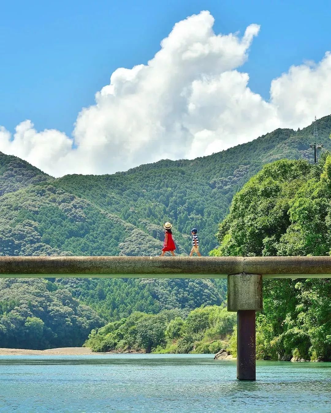 日本老爹把孩子拍成宫崎骏动画,日本爸爸把男孩子拍出宫崎骏