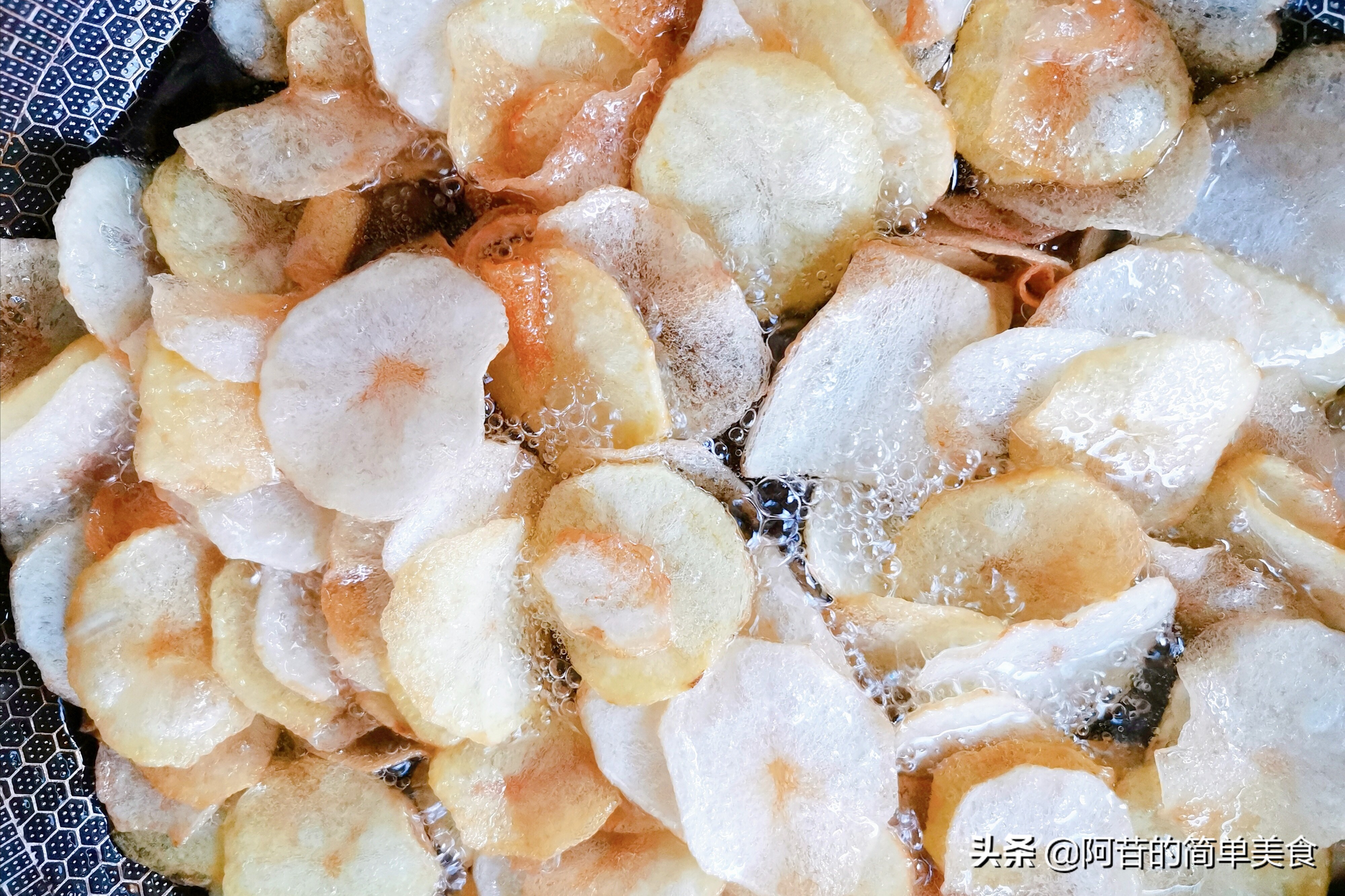 怎样做炸薯片又干又脆,自制又好吃又香的炸薯片