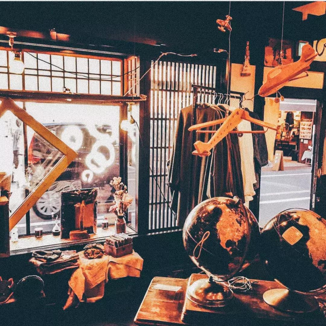 浜兘澶滄櫄绾冲噳,浜兘绾冲噳