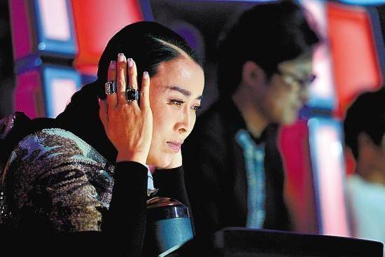 那英表现不尽如人意,那英孤勇者乐评