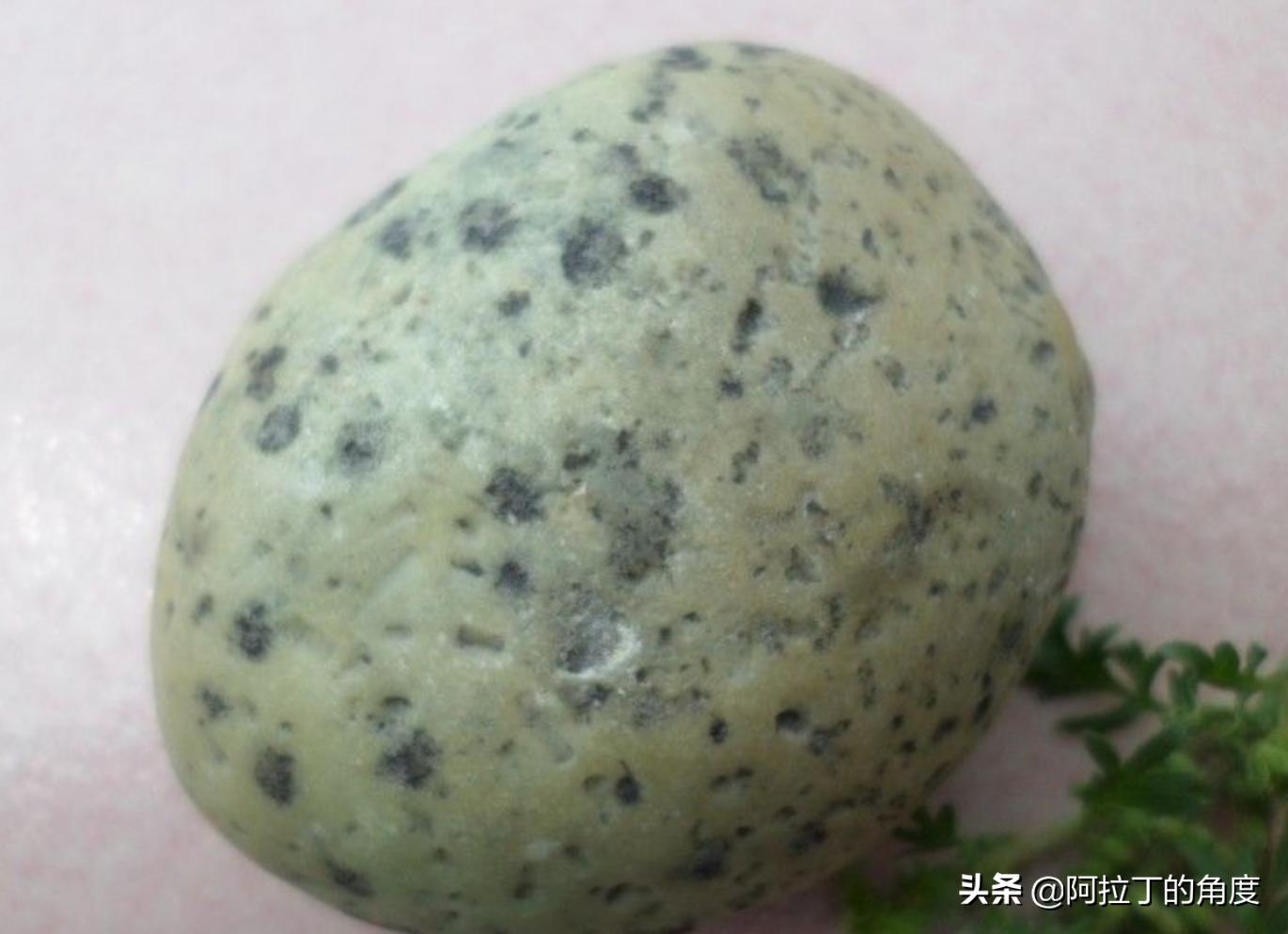 每天都有陨钻出现，别有用心的人不要再发布了，还石友一片净土