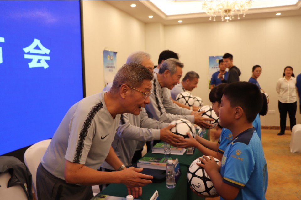 中国足球青训培训机构,中国名宿辅导团