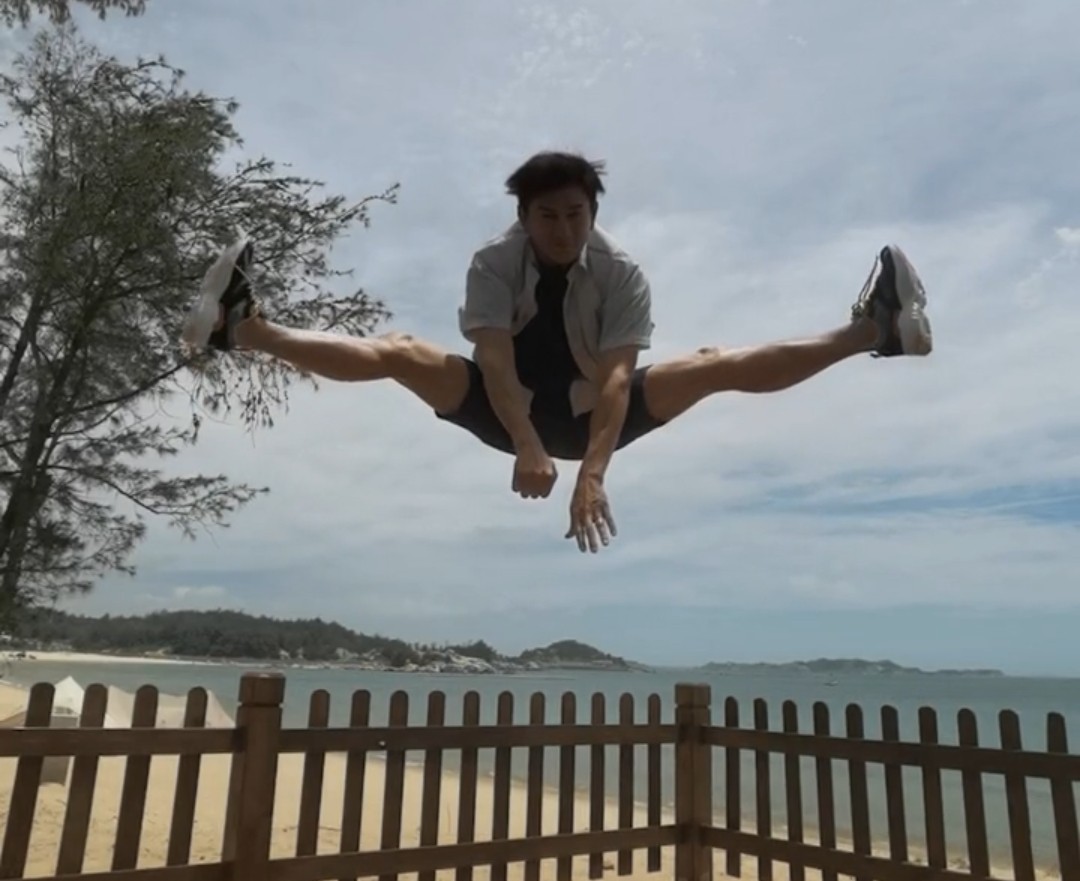 吴奇隆骑马姿势,吴奇隆年轻的动作