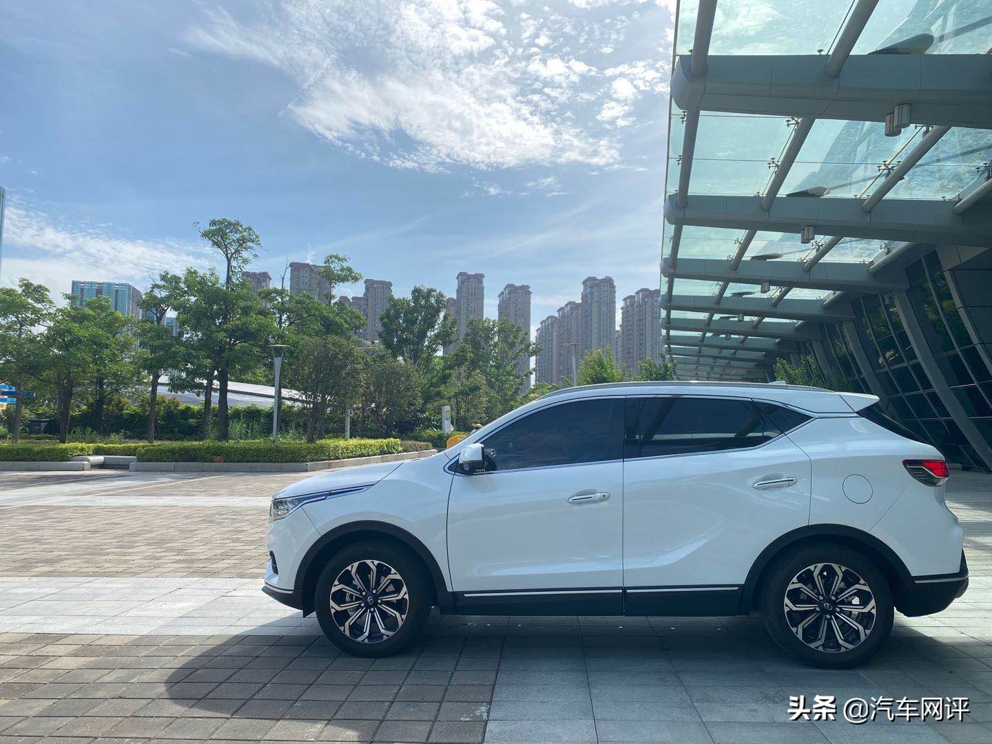 试驾东南DX7星跃：不到12万，配日本发动机德国变速箱，能火吗？