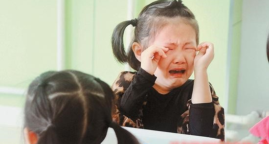 孩子上幼儿园性格变暴躁怎么回事,小孩上幼儿园后回家脾气暴躁爱哭