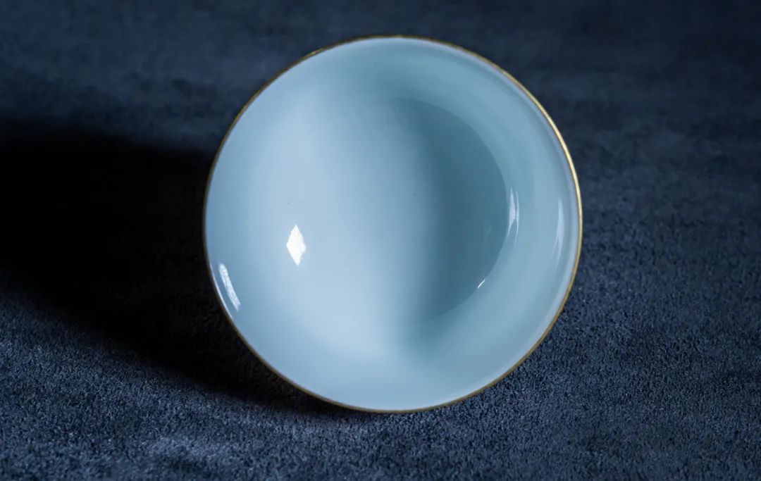 宫廷用的珐琅彩盖碗杯,珐琅彩堆花杯