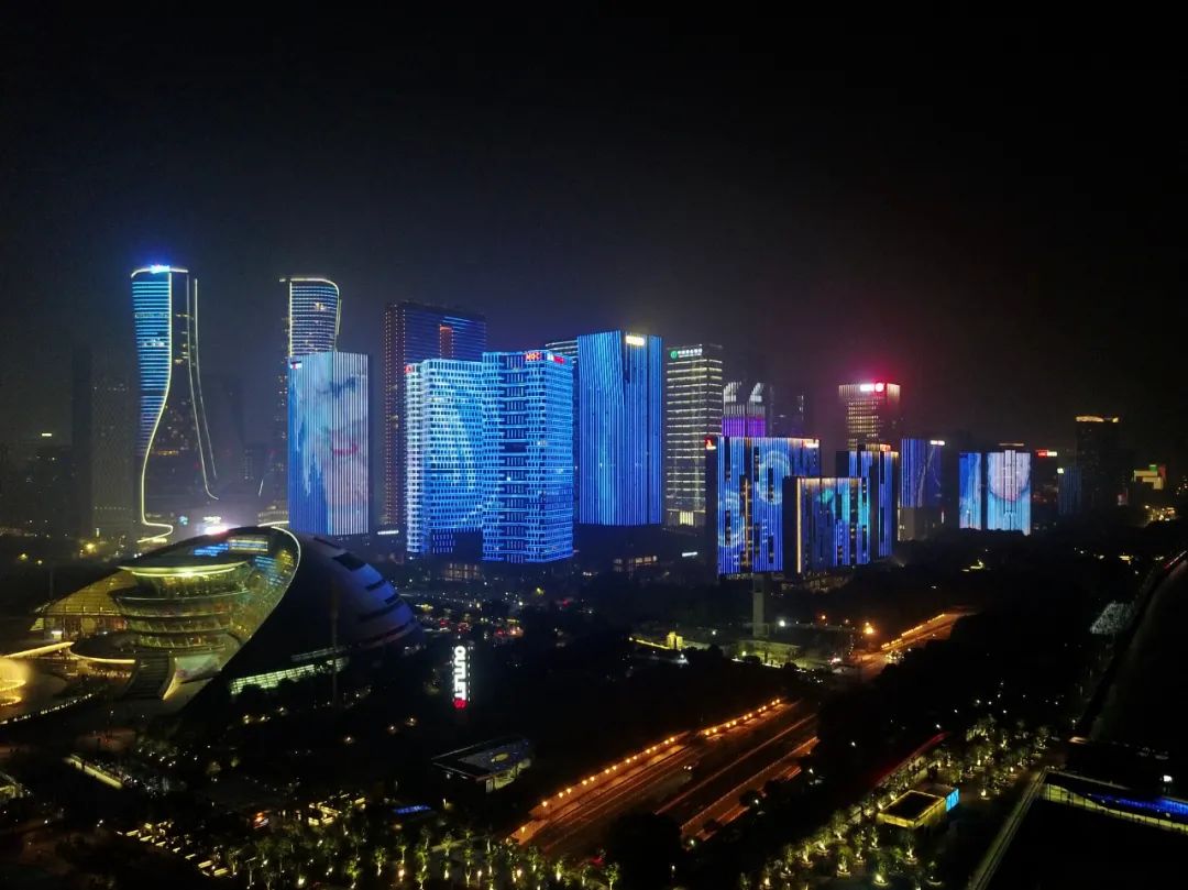 夜游盛世钱塘，赏绚烂灯光秀，打卡杭州钱江新城万豪酒店