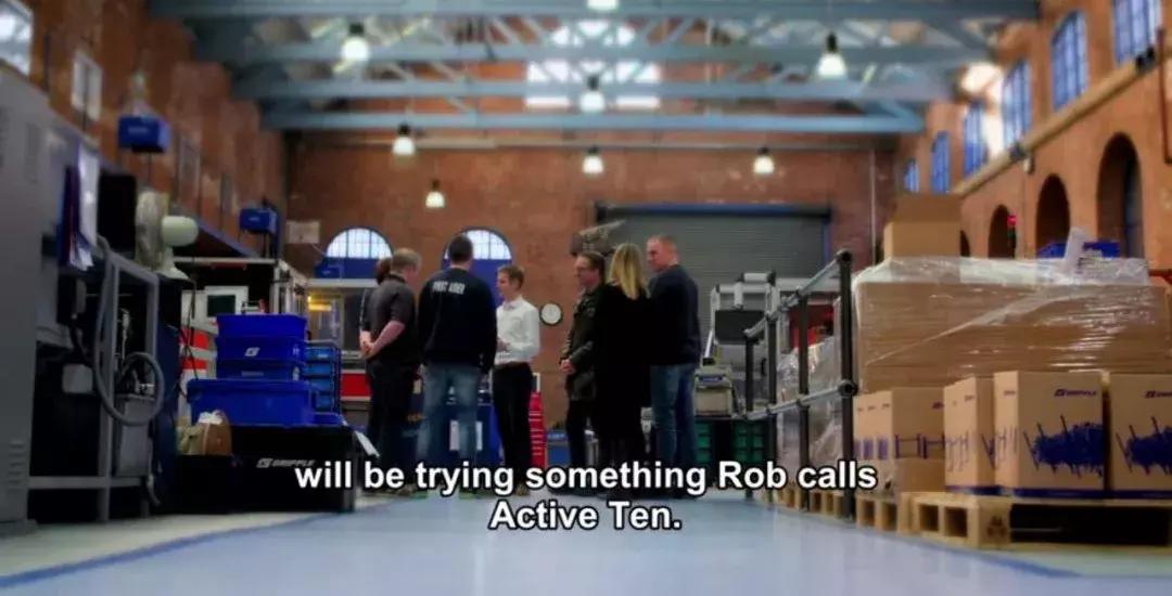 快走比跑步更毁膝盖,散步和跑步哪个更伤膝盖