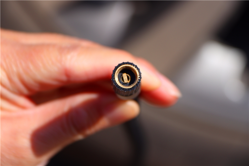 途虎王牌充气泵怎么使用,途虎王牌车载充气泵t1有线数显款