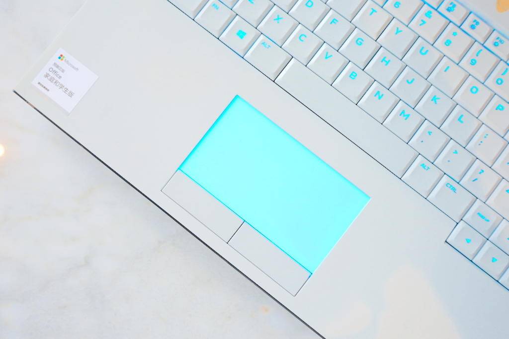 给你40000块，你是选择买一台这样的笔记本还是北京的一个平方