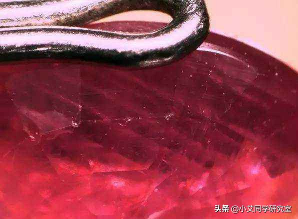 宝石除了能制作首饰还能用来干嘛,宝石的特点有哪些