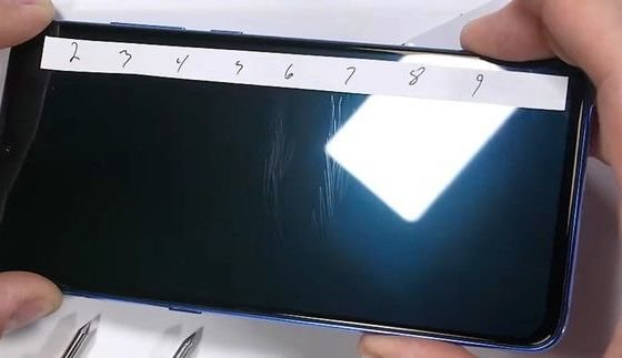 手机能被钥匙刮花么,钥匙能划伤手机屏幕吗