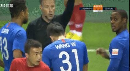 中超恶人断腿式飞铲,中超暴力飞铲断腿