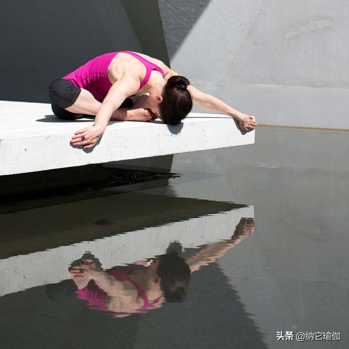 她考取资格证后毫无工作经验，面试她的瑜伽馆主却夸她很专业