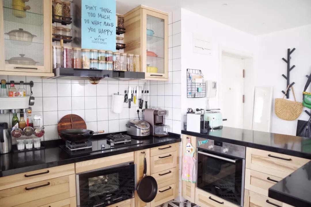 厨房台面什么颜色耐用好看,厨房台面哪种材料最耐脏