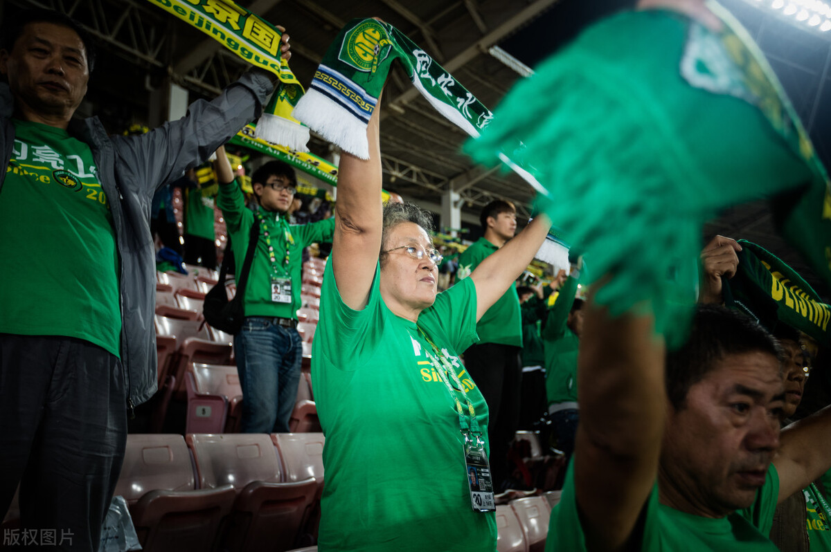 国人真的给Nike脸了！要是像国安一样强硬，谁还敢撒野？