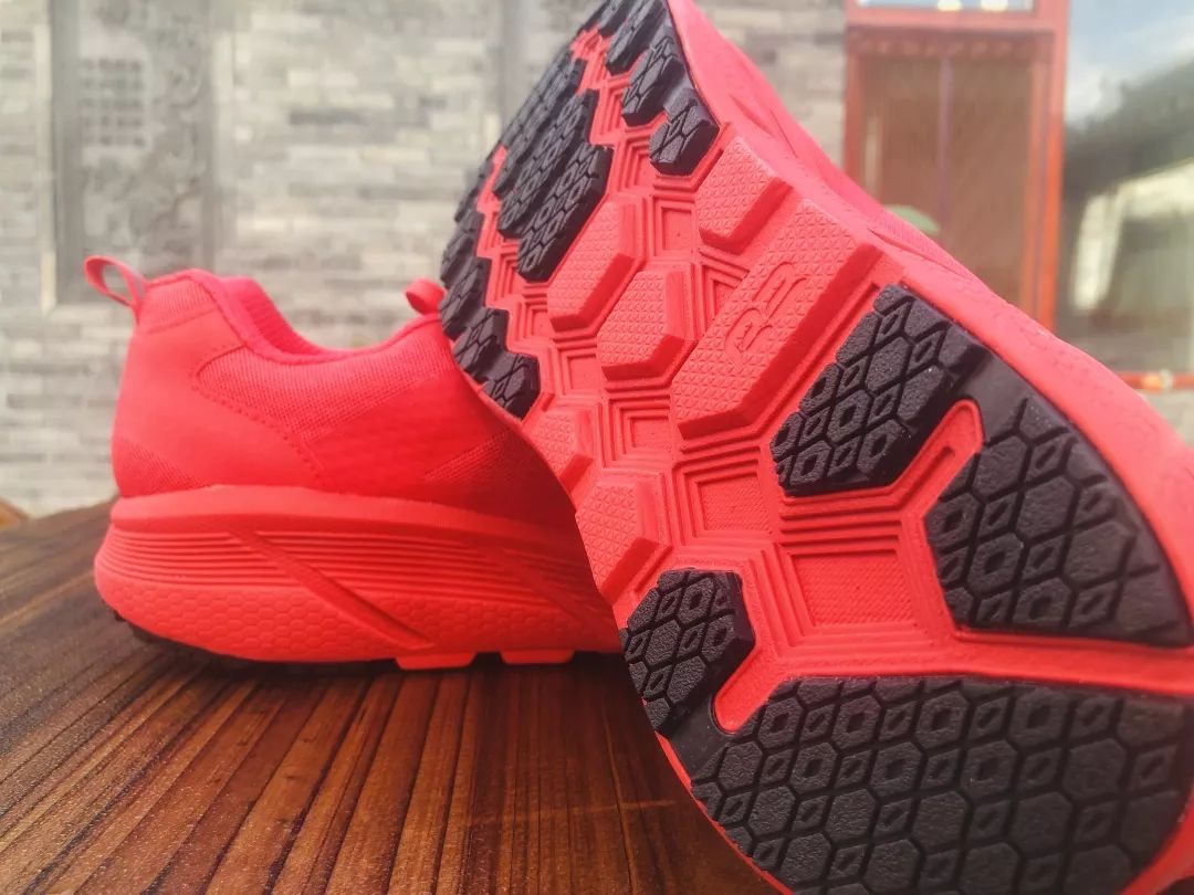 柱子七彩早餐,r2赤道跑鞋推荐