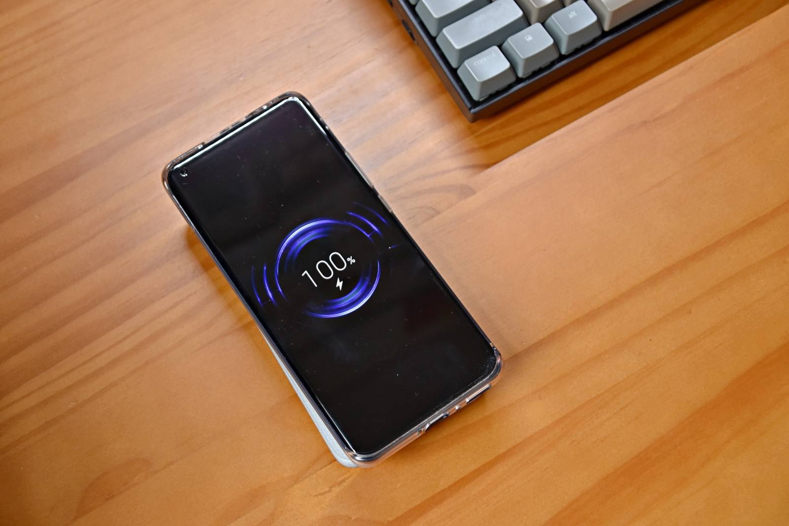 无线便携充电宝超级快充,南卡磁吸无线快充充电宝