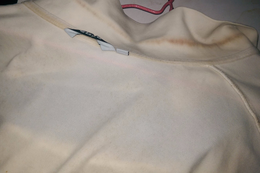 衣服上有油漆渍怎么清洗最有效,衣服染上油漆应该怎样去除