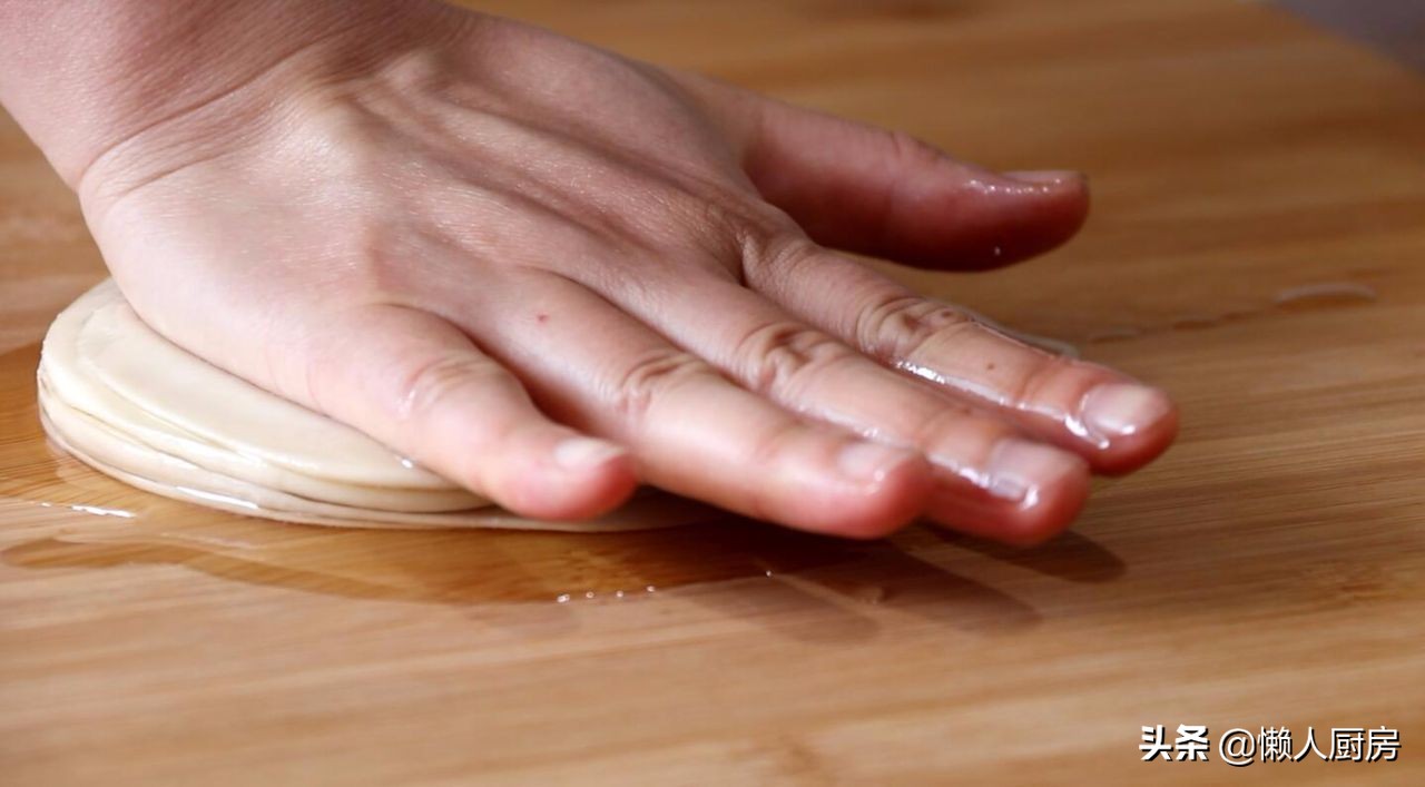 最简单的薄饼皮做法,薄饼的做法用什么面粉