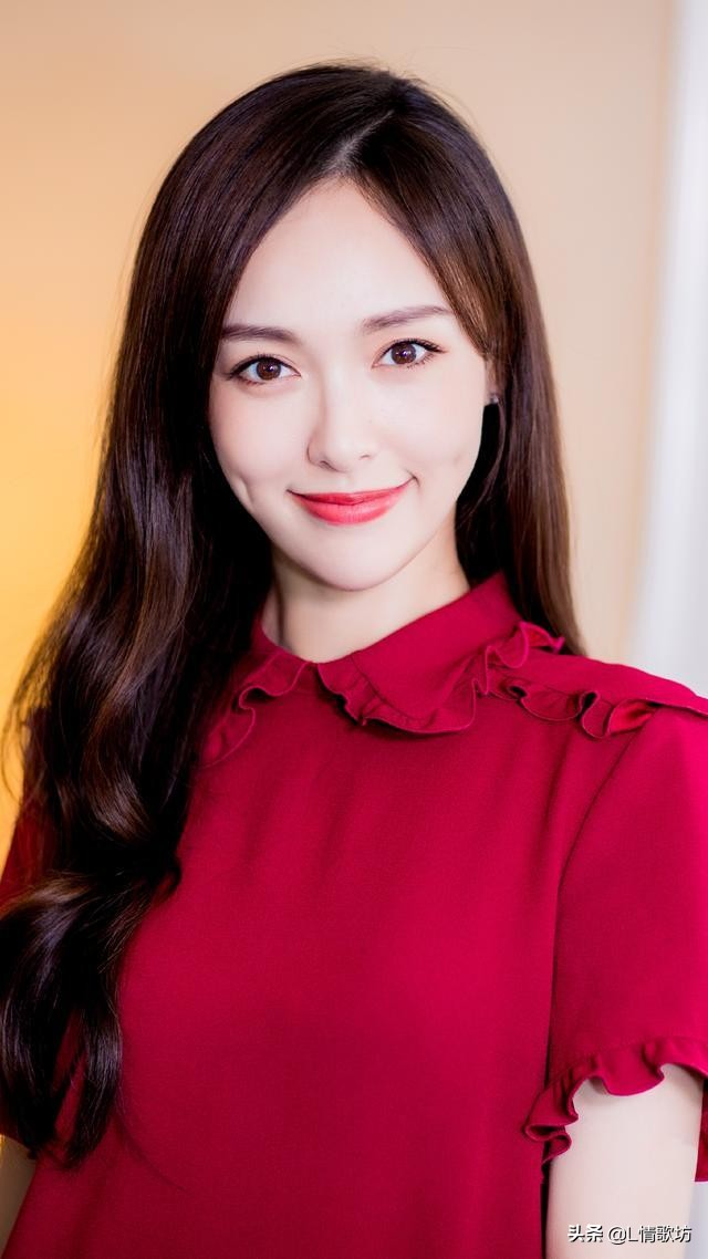 歌在飞苏勒亚其其格真人图片,歌在飞苏勒亚其其格歌词