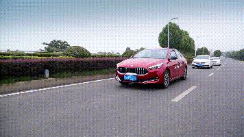 起亚新k3对比昂克赛拉哪个便宜,全新一代新标起亚k3