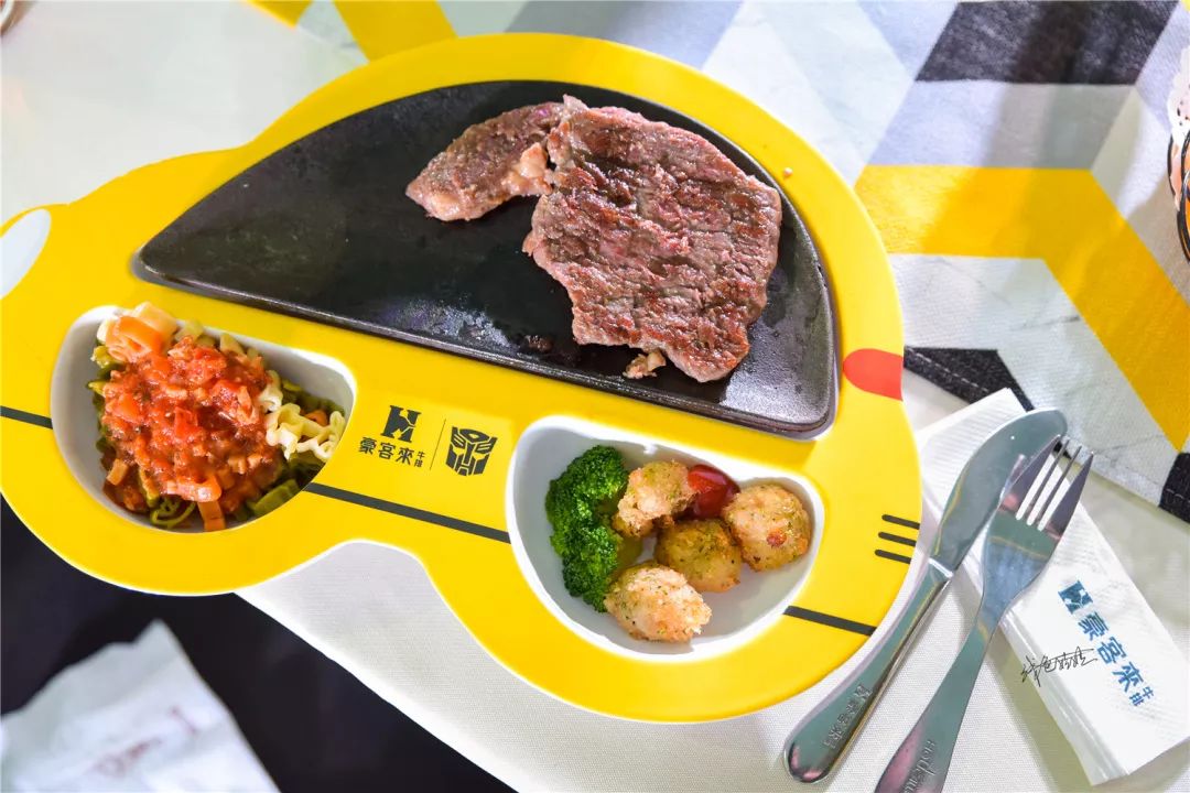 小汽车开上宝宝餐桌，妈妈再也不用烦恼宝宝不爱吃饭啦