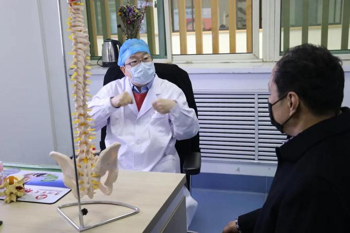 用心对待病人的医生,用心诊治的医生