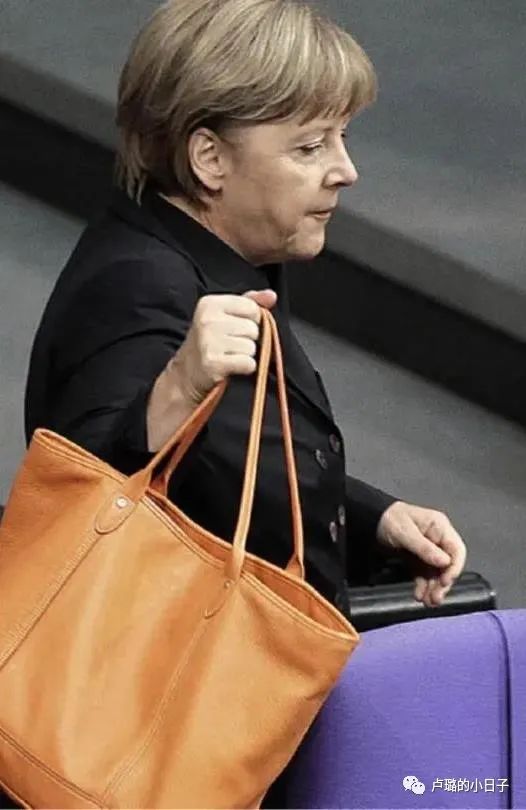最有权势的德国总理天天背的千元包，这个法国的品牌到底多好用
