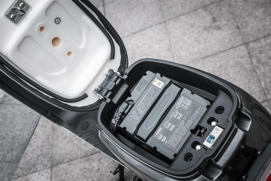 新大洲本田新s07和五羊本田ube对比,新大洲本田s08和五羊本田电动车