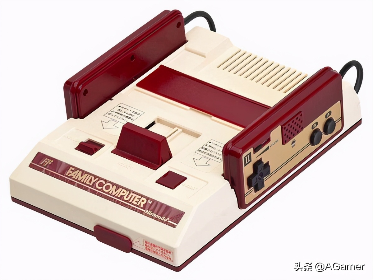 昏暗、破旧、嘈杂，却是老玩家的游戏天堂——被时代抛弃的包机房