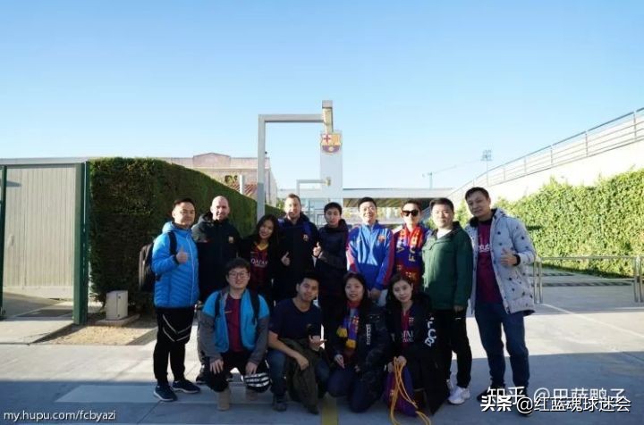 分享如何甘伯城蹲巴萨球员