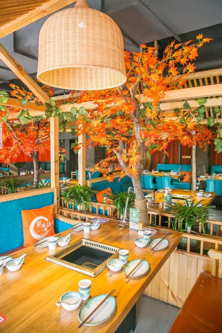 排到凌晨2点！曝光魔都这家「牛排火锅」，1折吃垮老板！