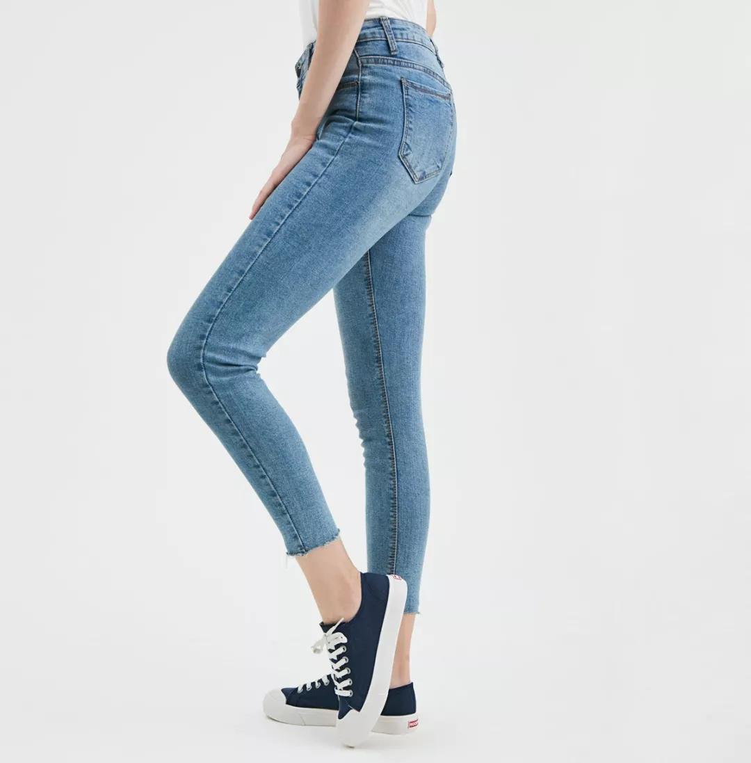 低调百搭高奢夏季英伦休闲小白鞋,百搭中跟漆皮鞋英伦风