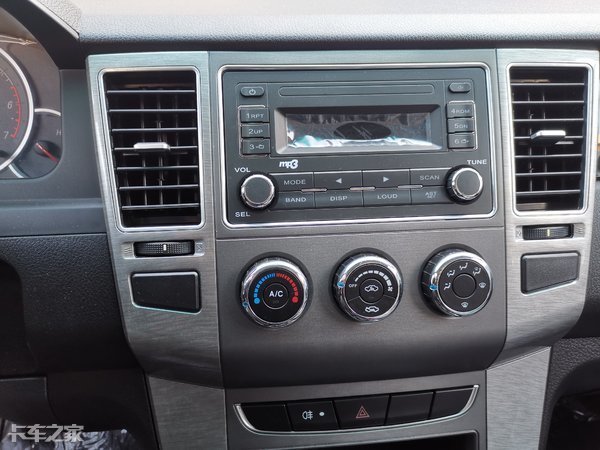 福田小货郎皮卡评测,福田小货郎皮卡和长安神骐f30对比