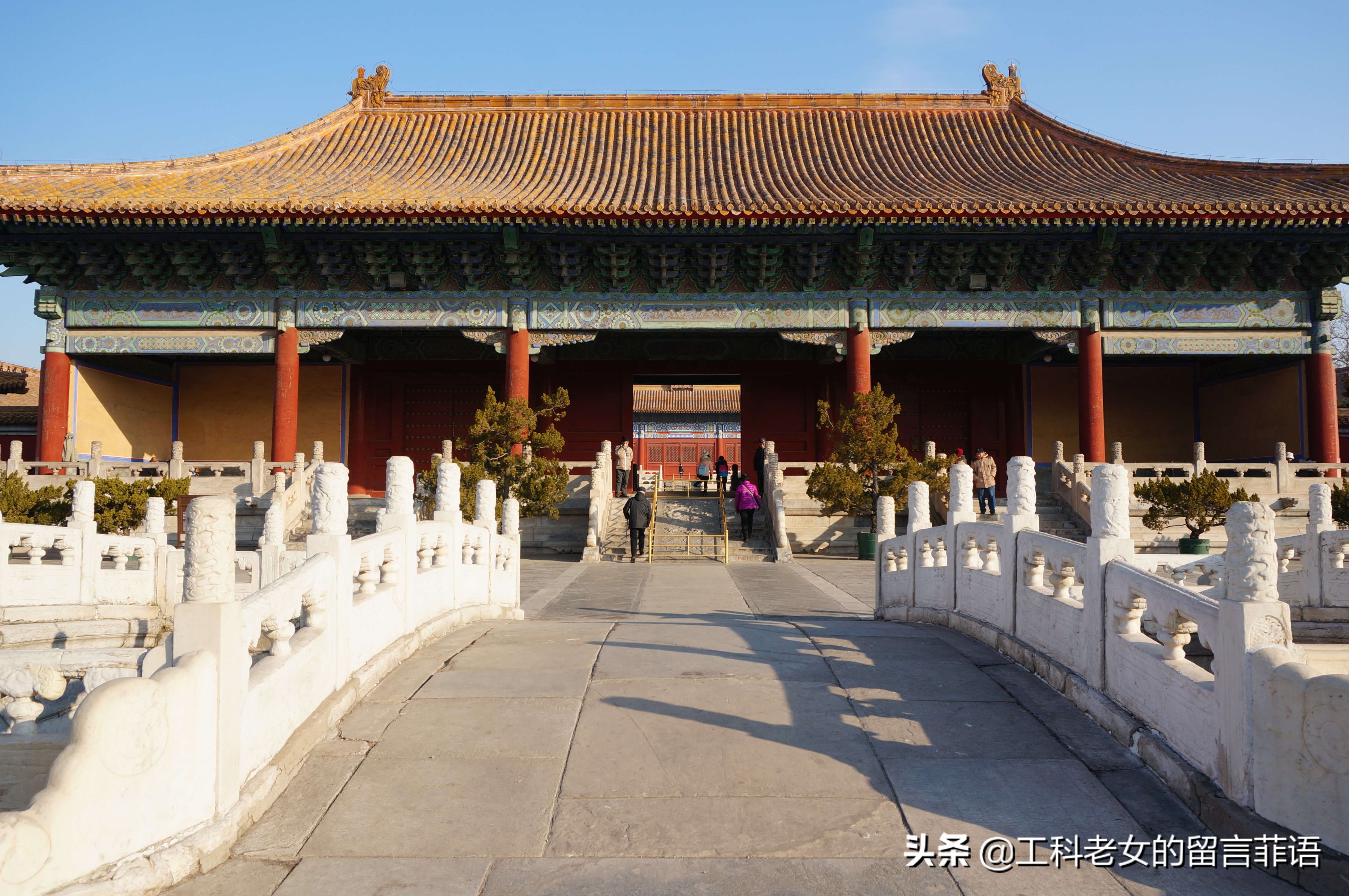 比太和殿更大的寺庙,太庙和太和殿对比图
