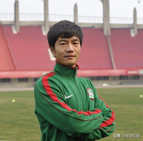 10年前建业队有位狠人让全中超都敬畏，现在他的师弟来接班了