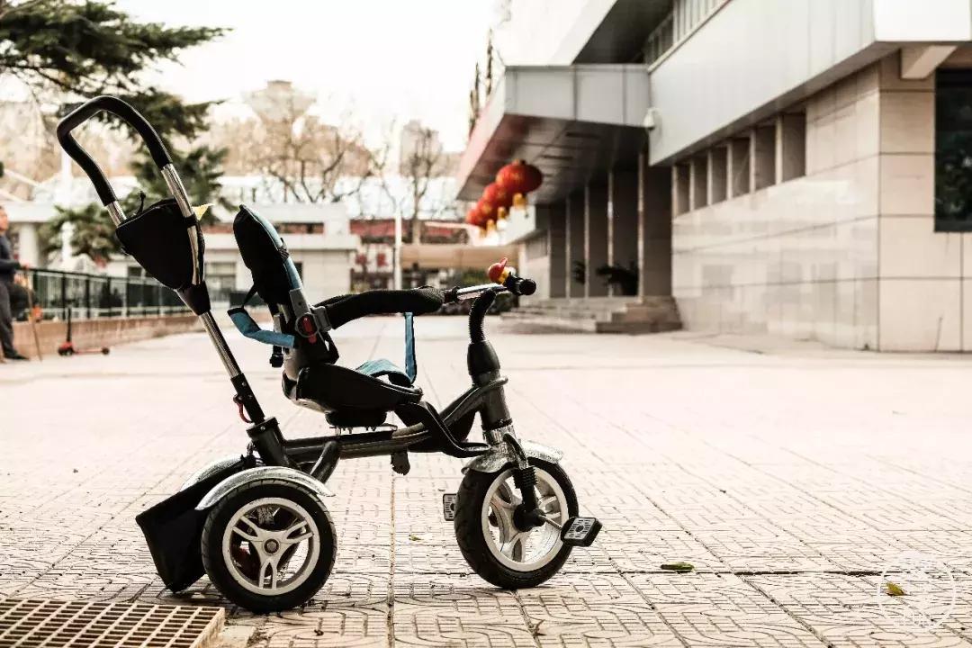 郑州火车头体育场视频,郑州市二七区火车头体育场